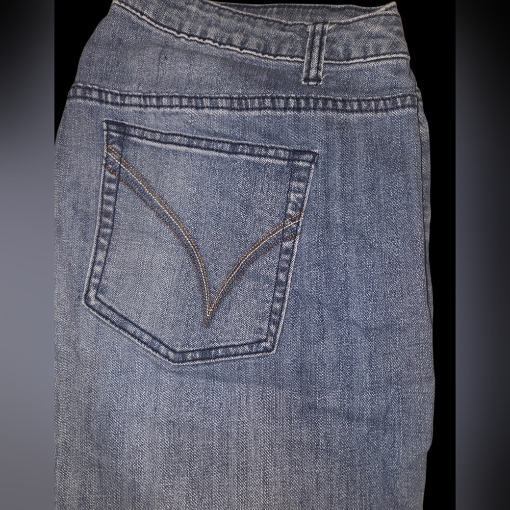 Venezia Lightwash Straight Leg Mom Jeans, Size 18 Reg - Picture 4 of 5
